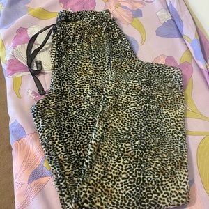 NWOT Rene Rofe cheetah print Fleece Pajamas pants Women’s L